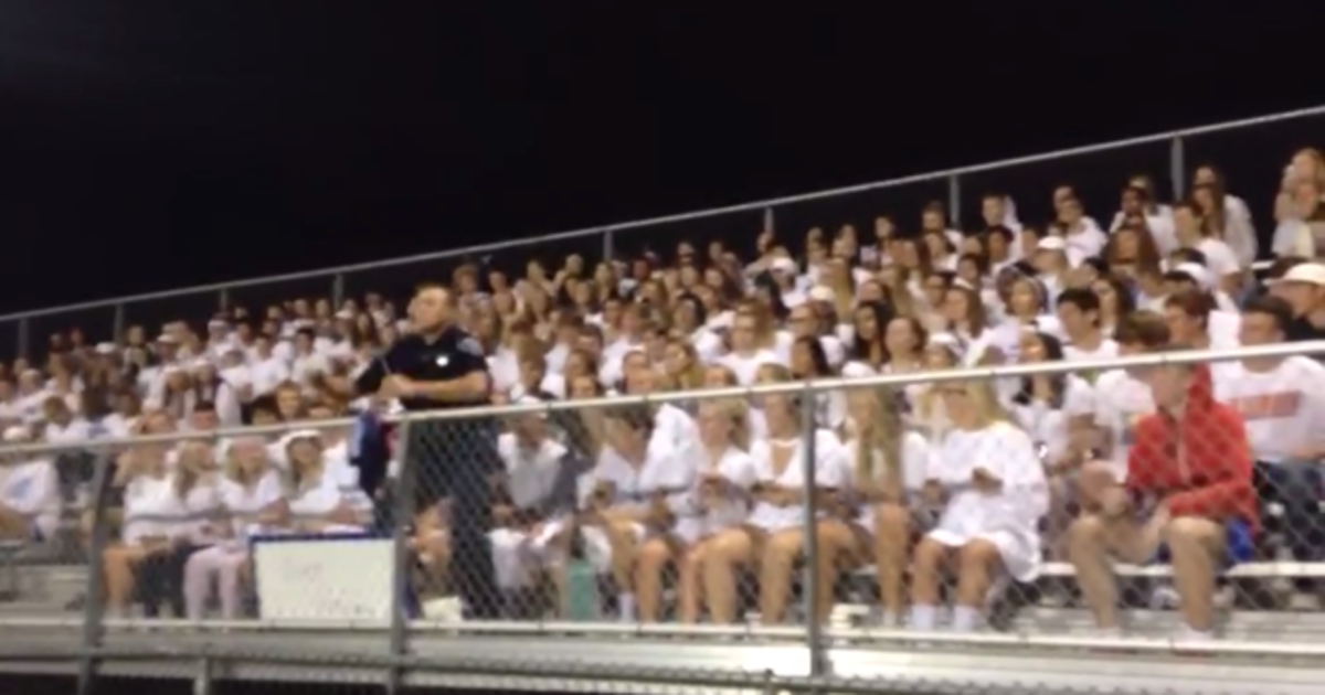 High school security officer's football game cheer goes viral | FOX 4 ...