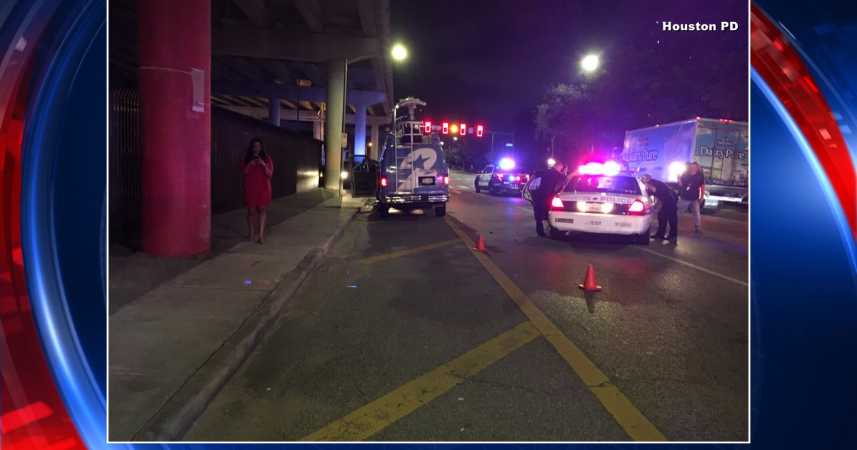 Suspect rams Houston TV news crew, steals police car | FOX 4 Dallas ...