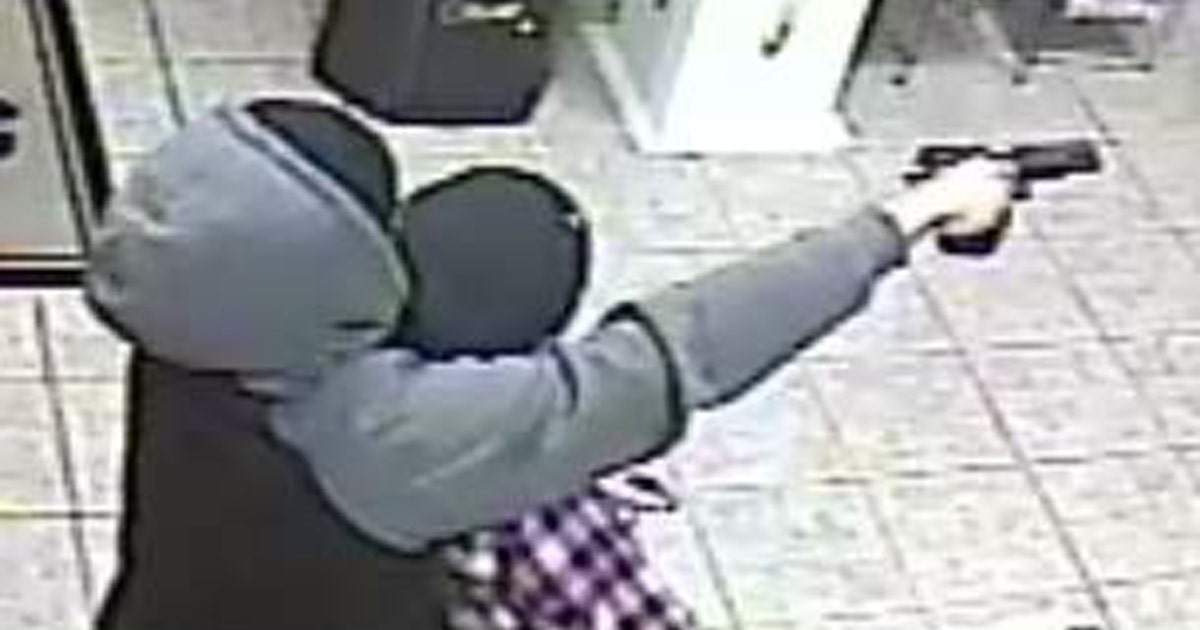 Video shows Arlington robbery suspects attack clerk | FOX 4 Dallas-Fort ...