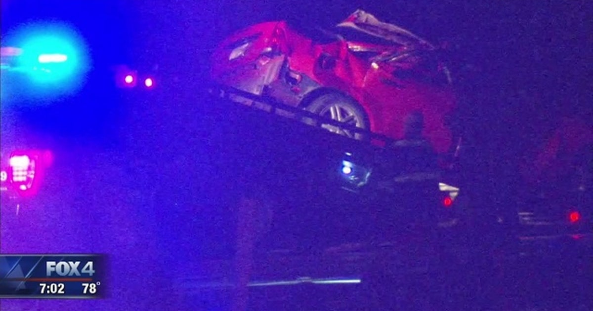 Toddler dies after rollover crash in Fort Worth | FOX 4 Dallas-Fort Worth