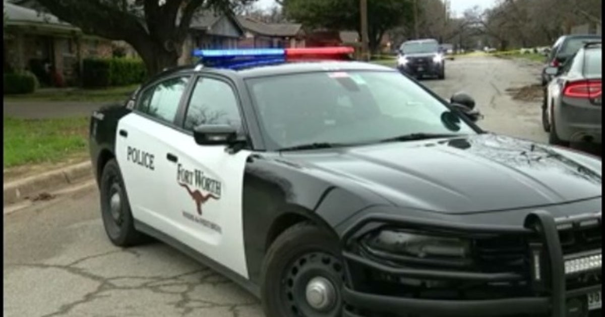 Suspects arrested after pursuit ends at dead end in Fort Worth | FOX 4 ...