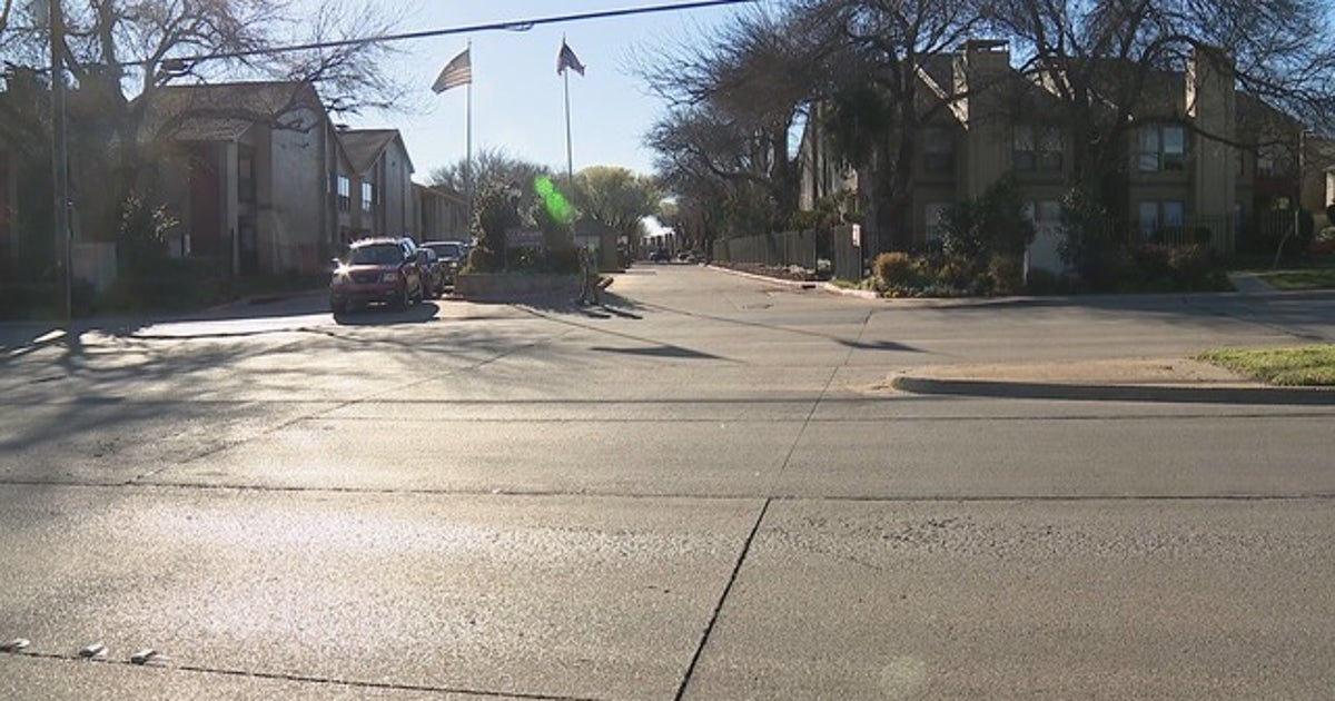 Man fatally shot during robbery attempt outside Dallas apartment | FOX ...