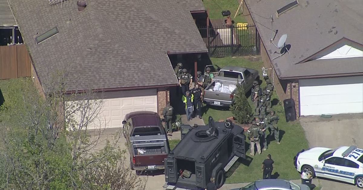 Suspect arrested after standoff in Mesquite | FOX 4 Dallas-Fort Worth