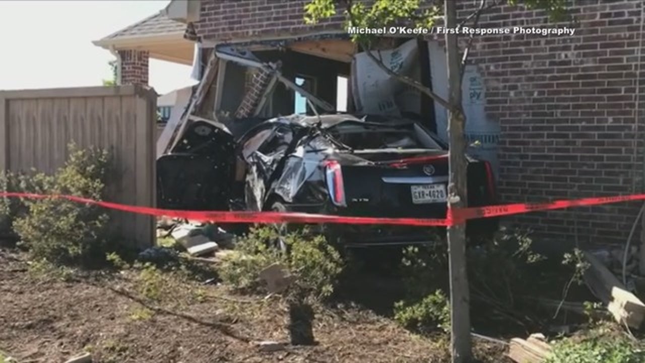 Car crashes into McKinney home, injuring 3