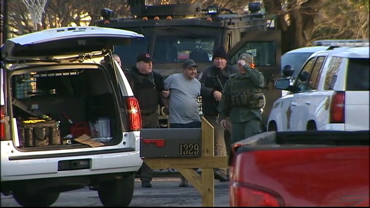 Kaufman Standoff Ends, Shooting Suspect Taken Into Custody | FOX 4 ...