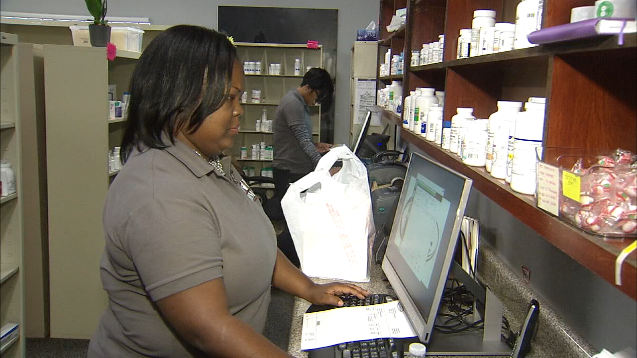 Oak Cliff native opens new pharmacy to help local community FOX 4