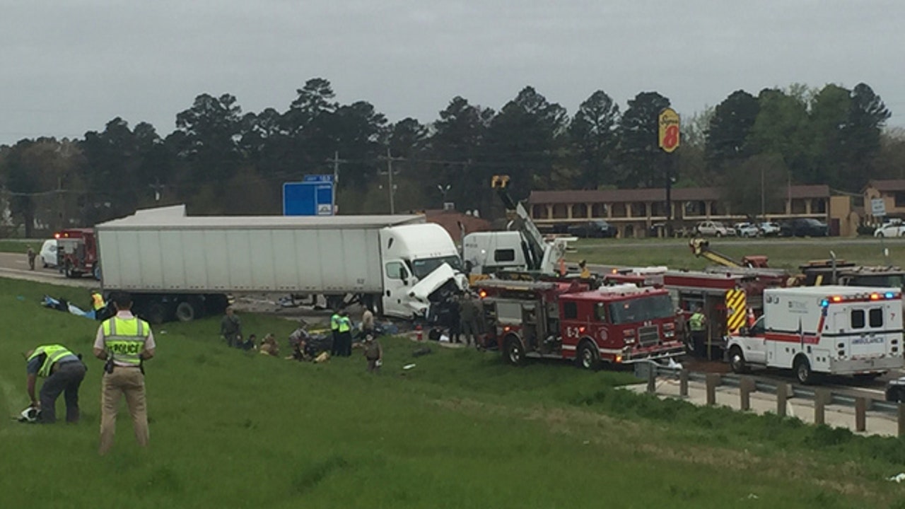 5 Killed In Mount Pleasant Multi-vehicle Wreck On Interstate 30 | FOX 4 ...