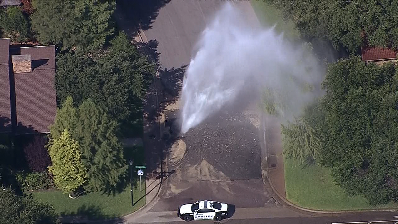 Water Main Break Causes Geyser In North Dallas | FOX 4 Dallas-Fort Worth