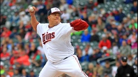 Rangers give 44-year-old Bartolo Colon a minor league deal