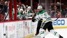 Radulov scores 2 late goals, Stars beat Blues 4-2