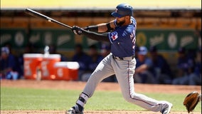 No surgery for Nomar Mazara after thumb examined