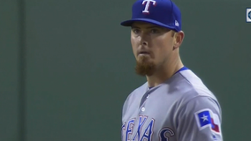 Red Sox score 7 in 7th to beat Rangers 9-4