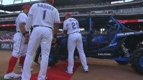 'Say Hey': Beltre honored by Rangers, including Mays letter