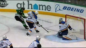 Benn nets 2 goals as Stars snap Blues' record 11-game win streak