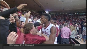Hield's 3-pointer lifts No. 3 Oklahoma past No. 24 Texas