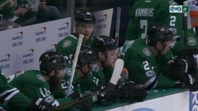 Van Riemsdyk scores late, Blackhawks beat Stars 5-3