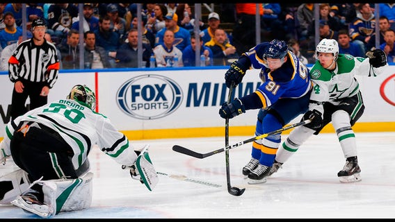Tarasenko scores twice, Blues beat Stars 3-2 in Game 1