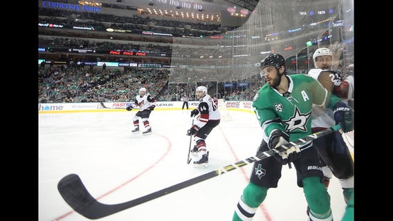 Seguin scores twice in 3rd, Stars beat winless Coyotes 5-4