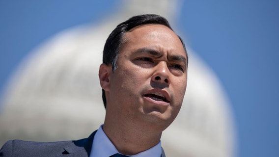 Julián Castro qualifies for September presidential debates