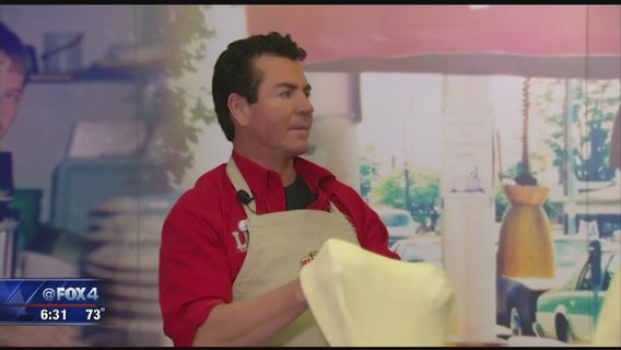 Texas Rangers renew partnership with Papa John's