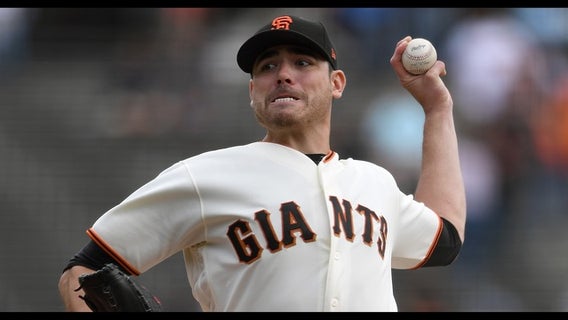 Rangers acquire Matt Moore from Giants for minor leaguers