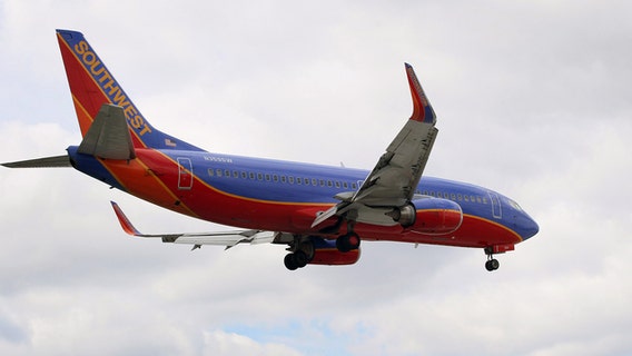 Southwest's president retires suddenly; didn't get CEO job
