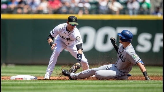 Mariners again prevail in 1-run game, beating Rangers 2-1