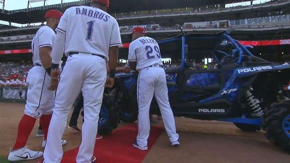 'Say Hey': Beltre honored by Rangers, including Mays letter