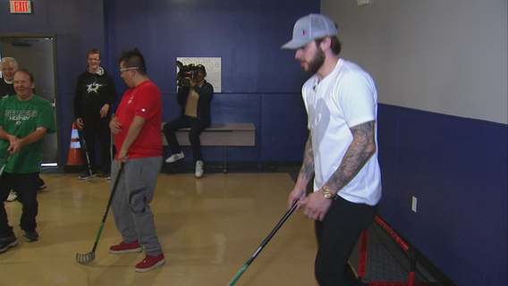 Tyler Seguin takes part in ball hockey clinic with Special Olympics Texas