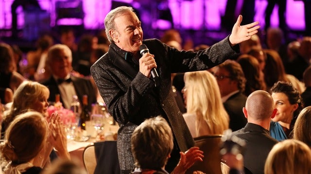 Neil Diamond says he has Parkinson's, retires from touring