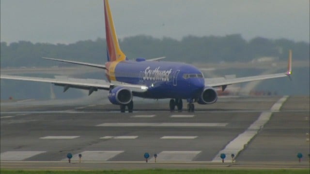 Southwest Airlines mechanics approve contract, 20% raise