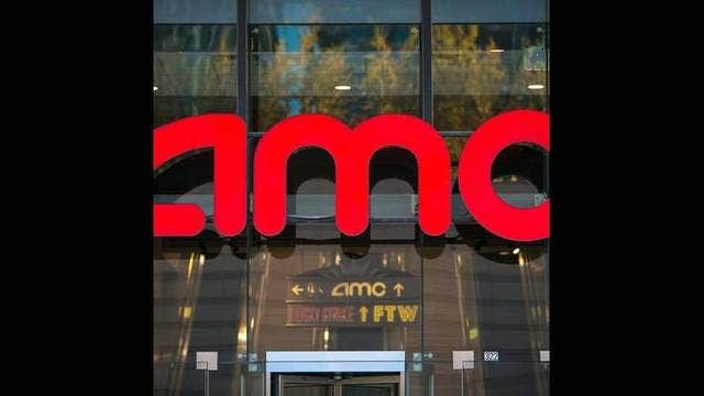 Texting in a movie theater? AMC considers lifting ban