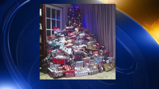 Mom goes on the defense after Christmas tree photo goes viral