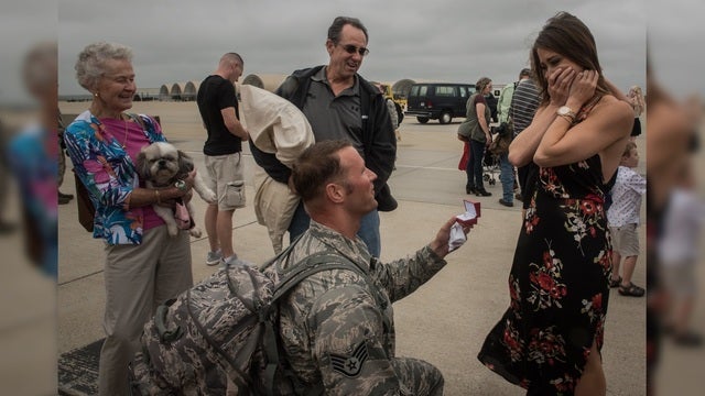 National Guard sergeant returns home from Middle East deployment, pops the question