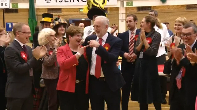 British politician has awkward high-five fail