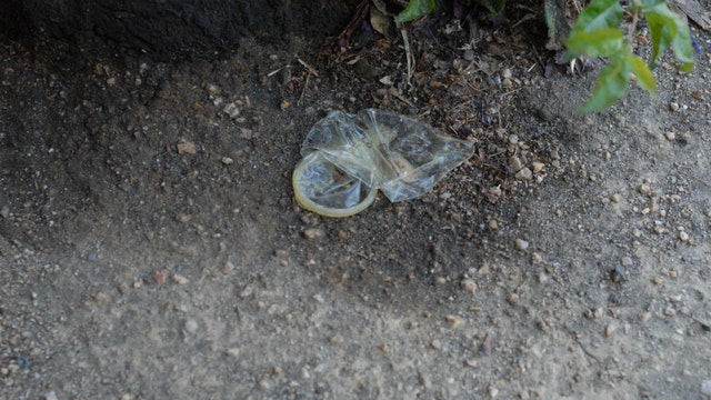 Police: Teacher finds 5-year-old chewing on condom on Florida playground