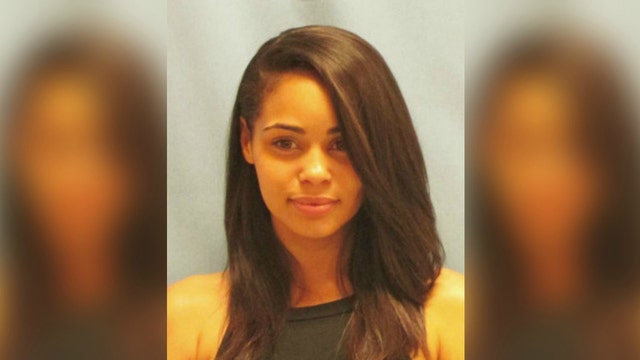 Mugshot of attractive Arkansas woman goes viral