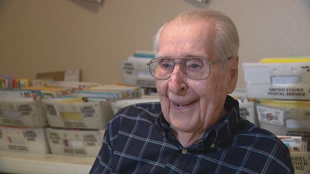 Texas WWII veteran receives thousands of cards for his 100th birthday