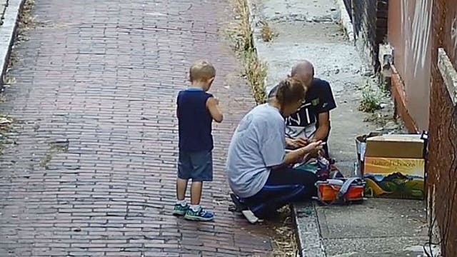 Police: Video shows Ohio mom shooting heroin in front of young son