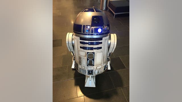 Kenny Baker, R2D2 actor, dies at 81