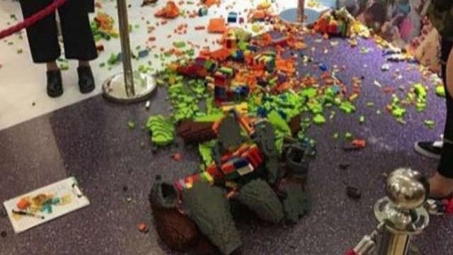 Boy knocks over $15K LEGO statue 1 hour after unveiling