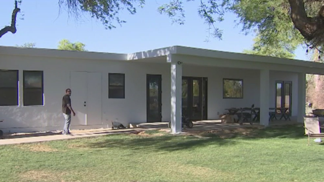 No wood? Family builds first house made of foam in Phoenix