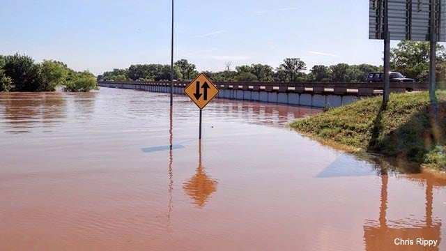 Record high Red River could shut down I-35 at Texas-Oklahoma border