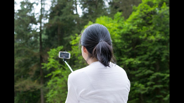 Selfies more deadly than sharks, reports show