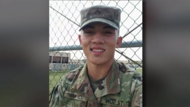 Stranger buys soldier airline ticket home