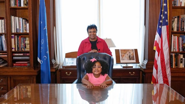 4-year-old who's read 1,000 books tours Library of Congress