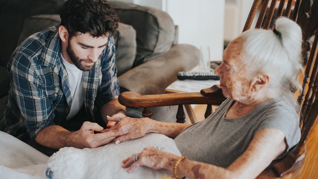 Ailing 89-year-old who moved in with actor neighbor dies