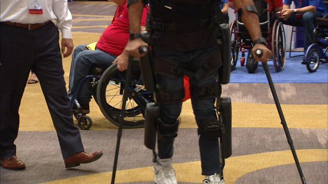New technology to help paralyzed veterans showcased at Dallas event