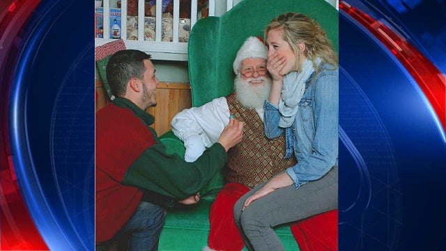 Santa witnesses surprise proposal at Md. mall