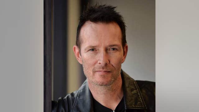 Scott Weiland found dead on tour bus in Bloomington, Minn.
